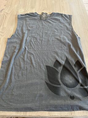 Third eye threads Men's Gray Sleeveless Tank Top Lotus Graphic Mens large NWT